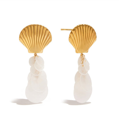 18K gold shell-shaped earrings with round tassel design