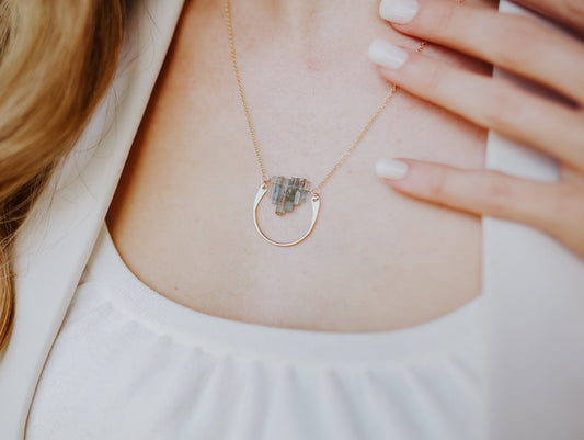 Bar Graph Raw Aquamarine Necklace Saressa Designs®