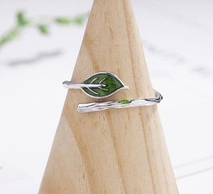 925 Tibetan silver art small fresh branch green leaf ring Creative simple opening adjustable ring GN385